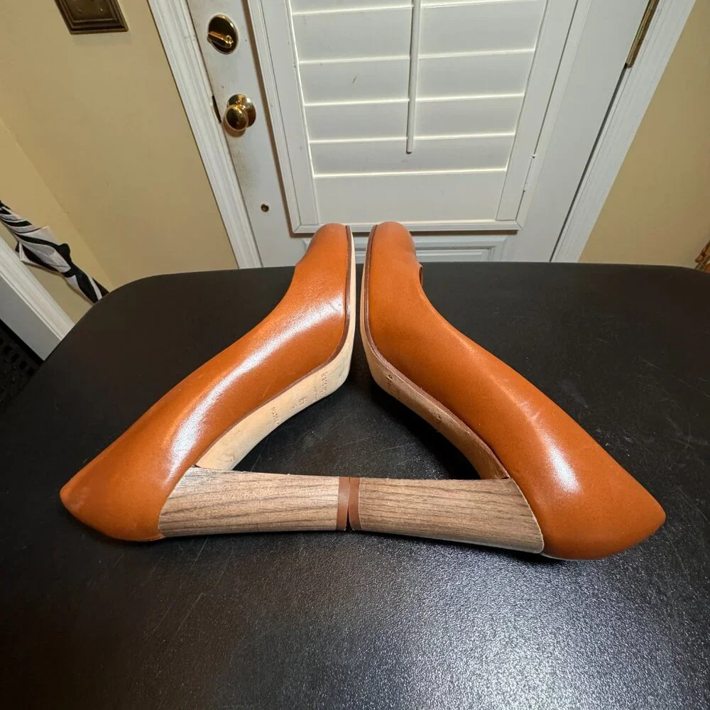 Kate Spade New York size 6.5 B tan pumps